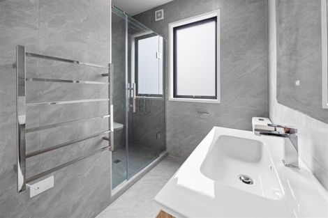 Photo of property in 37 Paina Crescent, Massey, Auckland, 0614