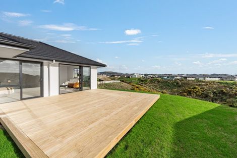 Photo of property in 57 Atlantic Drive, Fitzherbert, Palmerston North, 4410