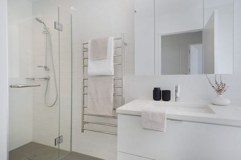 Photo of property in 13 Isitt Road, Hobsonville, Auckland, 0616