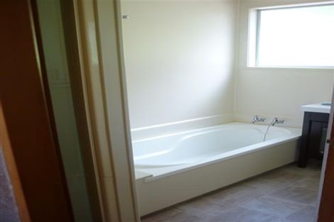 Photo of property in 18 Clyma Place, Massey, Auckland, 0614