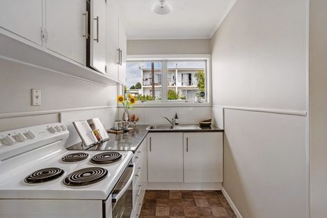 Photo of property in 3/68 Rua Road, Glen Eden, Auckland, 0602