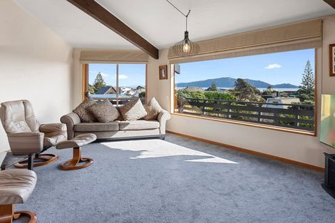 Photo of property in 9 Frances Street, Waikanae Beach, Waikanae, 5036