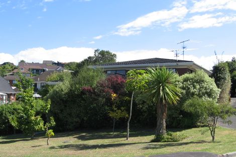 Photo of property in 1/1 Seaford Place, Murrays Bay, Auckland, 0630