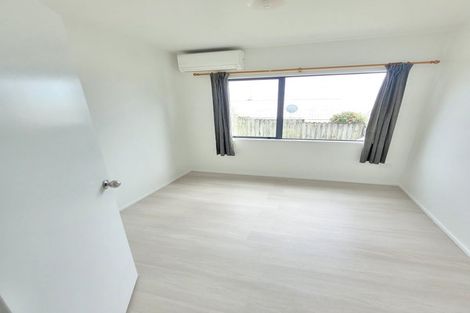 Photo of property in 1/100 Birkdale Road, Birkdale, Auckland, 0626