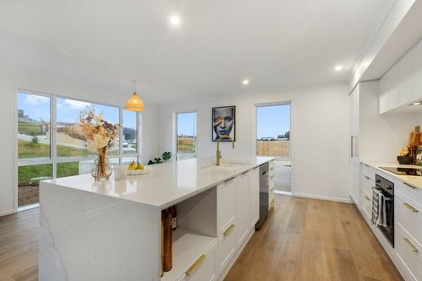 Photo of property in 35 Weka Street, Mangawhai, 0505