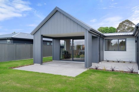 Photo of property in 11 Hereford Drive, Carterton, 5713