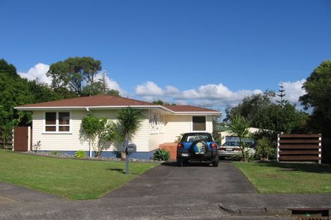 Photo of property in 14 Bridgens Avenue, Te Atatu Peninsula, Auckland, 0610