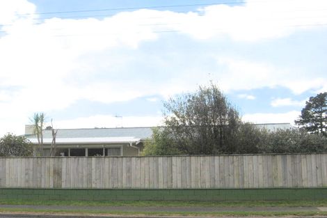 Photo of property in 204 Ocean Road, Whangamata, 3620