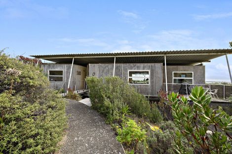 Photo of property in 64 Paetawa Road, Peka Peka, Waikanae, 5391