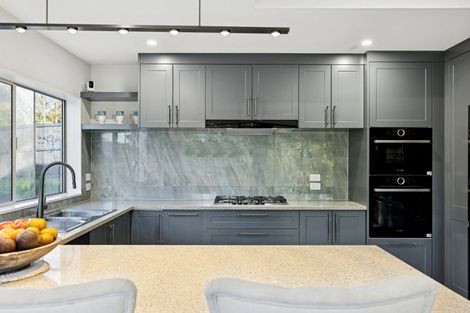 Photo of property in 16 Almond Grove, Greenhithe, Auckland, 0632