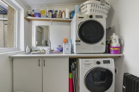 Photo of property in 18 Alma Street, Saint Kilda, Dunedin, 9012