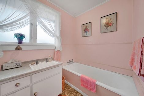 Photo of property in 49 Turuturu Road, Hawera, 4610