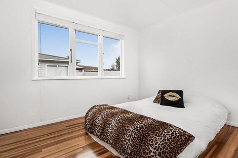 Photo of property in 11 Windrush Close, Mangere, Auckland, 2022