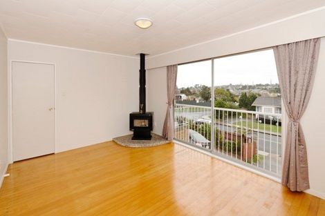 Photo of property in 19 Helleur Road, Massey, Auckland, 0614