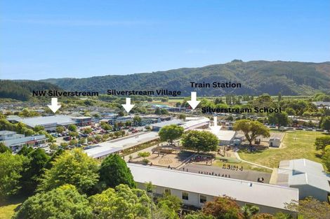 Photo of property in 10 Dowling Grove, Silverstream, Upper Hutt, 5019