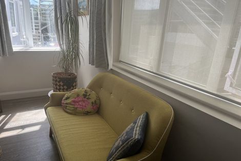 Photo of property in Fountain Court, 48u5 Oriental Parade, Oriental Bay, Wellington, 6011