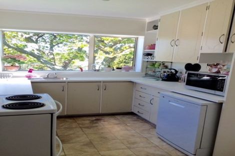 Photo of property in 13 Rossmore Terrace, Murrays Bay, Auckland, 0630