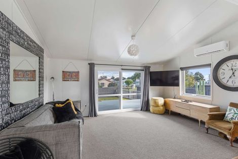 Photo of property in 10 Karaka Street, Castlecliff, Whanganui, 4501