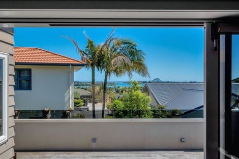 Photo of property in 37 Oteki Park Drive, Welcome Bay, Tauranga, 3112