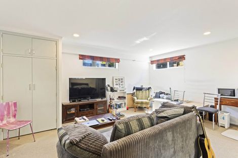 Photo of property in 29 Barrett Street, Westown, New Plymouth, 4310