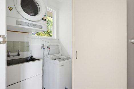 Photo of property in 4 Beverley Grove, Paparangi, Wellington, 6037