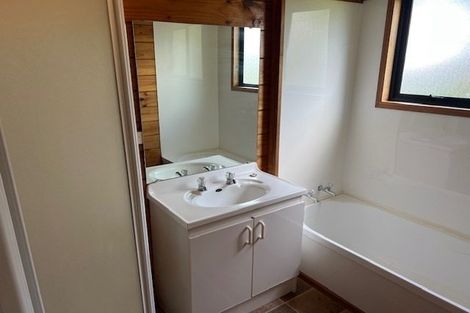 Photo of property in 1/48 Blakeborough Drive, Forrest Hill, Auckland, 0620