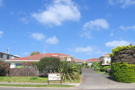Photo of property in 1/1004 Papamoa Beach Road, Papamoa Beach, Papamoa, 3118