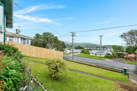 Photo of property in 15 Northumberland Street, Cannons Creek, Porirua, 5024
