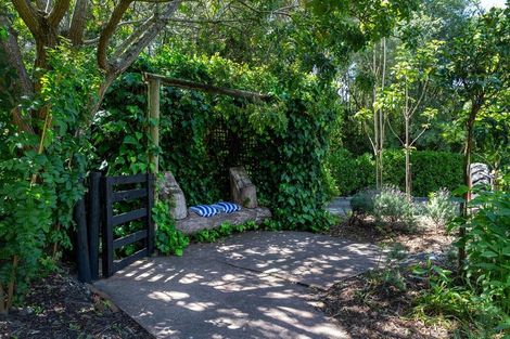 Photo of property in 1074 Peak Road, Helensville, 0875