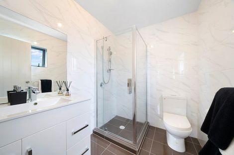 Photo of property in 28b Kirrie Avenue, Te Atatu South, Auckland, 0610