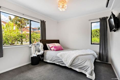 Photo of property in 83 Marina View Drive, West Harbour, Auckland, 0618