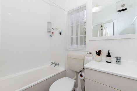 Photo of property in 16a Bains Avenue, Hamilton East, Hamilton, 3216