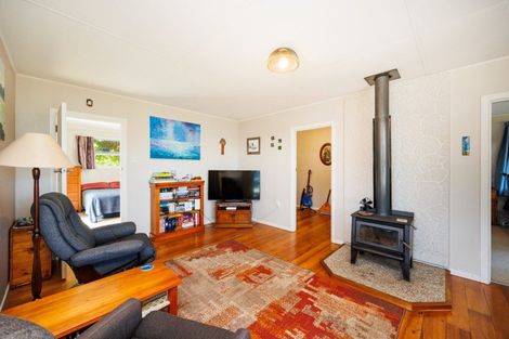 Photo of property in 15 Ferry Street, Foxton Beach, Foxton, 4815