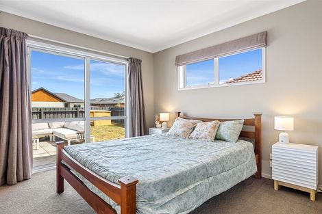 Photo of property in 24 Farnborough Street, Aranui, Christchurch, 8061