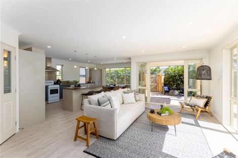 Photo of property in 21 Linkwater Way, Parklands, Christchurch, 8083