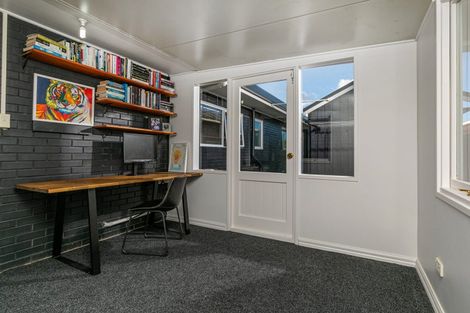 Photo of property in 49 Compton Street, Hillcrest, Auckland, 0627