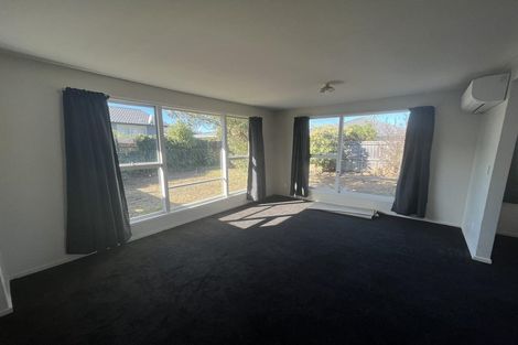 Photo of property in 9 Farnborough Street, Aranui, Christchurch, 8061
