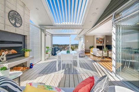 Photo of property in 39 Grand Drive, Orewa, 0931