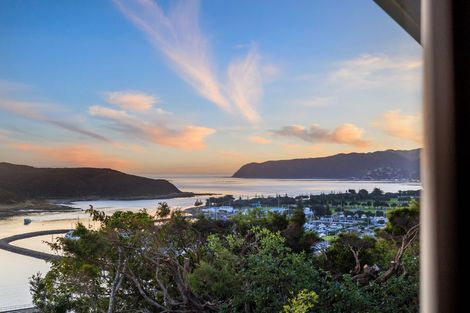 Photo of property in 47 Kiriwai Road, Paremata, Porirua, 5024