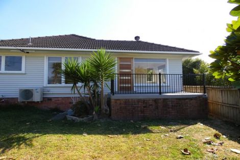 Photo of property in 81 Royal View Road, Te Atatu South, Auckland, 0610
