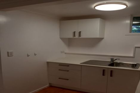 Photo of property in 41 Hatherlow Street, Glenfield, Auckland, 0629