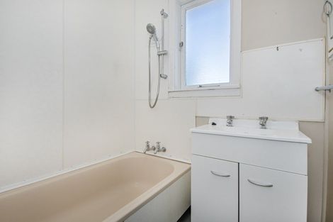 Photo of property in 74 Church Street, Onerahi, Whangarei, 0110