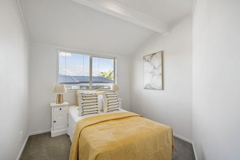 Photo of property in 23 Kiteroa Terrace, Rothesay Bay, Auckland, 0630