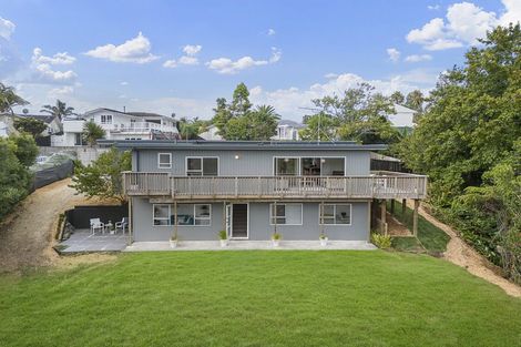 Photo of property in 3 Micawber Place, Mellons Bay, Auckland, 2014