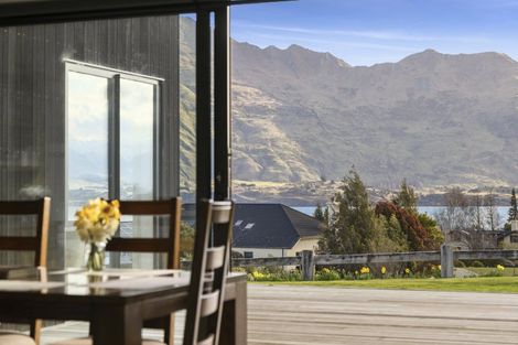 Photo of property in 21 Valley Crescent, Wanaka, 9305
