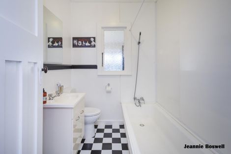 Photo of property in 37 Lyndhurst Street, Takaro, Palmerston North, 4412