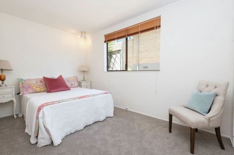 Photo of property in 9 Lastel Place, Shelly Park, Auckland, 2014
