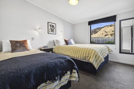 Photo of property in 11 Juno Place, Wanaka, 9305