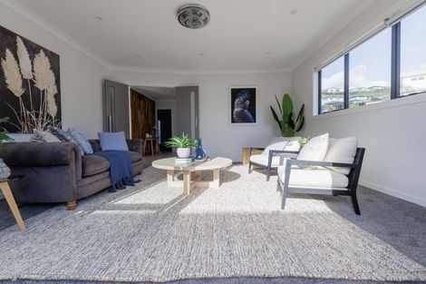 Photo of property in 142 Amesbury Drive, Churton Park, Wellington, 6037