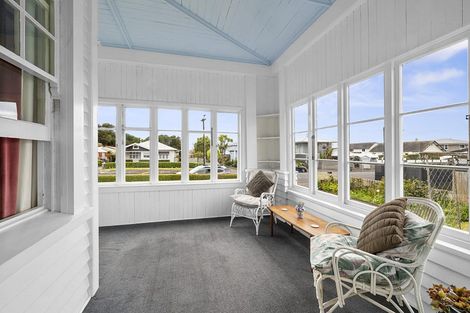 Photo of property in 17 Barrett Street, Westown, New Plymouth, 4310